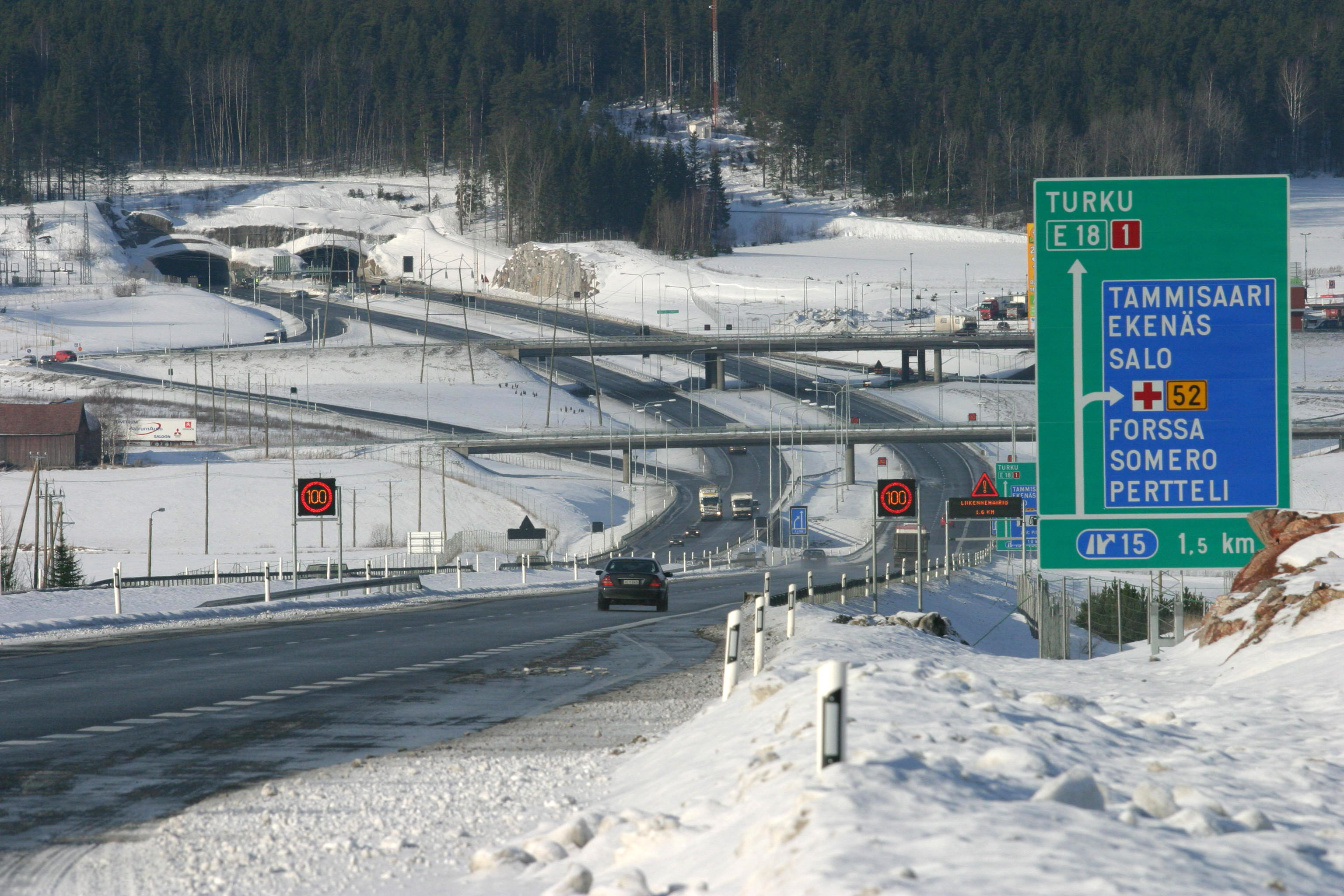 tietopalvelu.jpg (991 kilobytes)